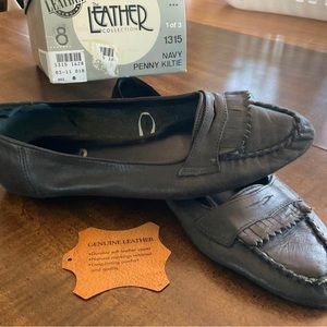 Navy Leather Flat Shoe Penny Kiltie size 8